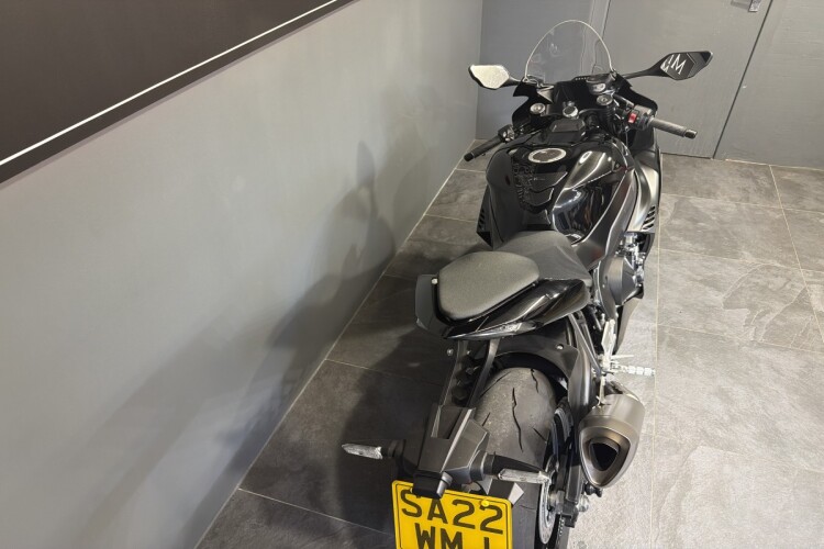 HONDA CBR1000RR FIREBLADE