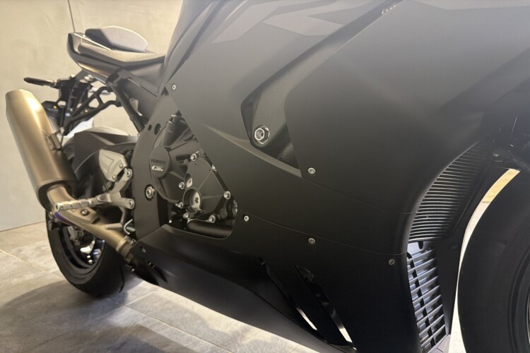 HONDA CBR1000RR FIREBLADE