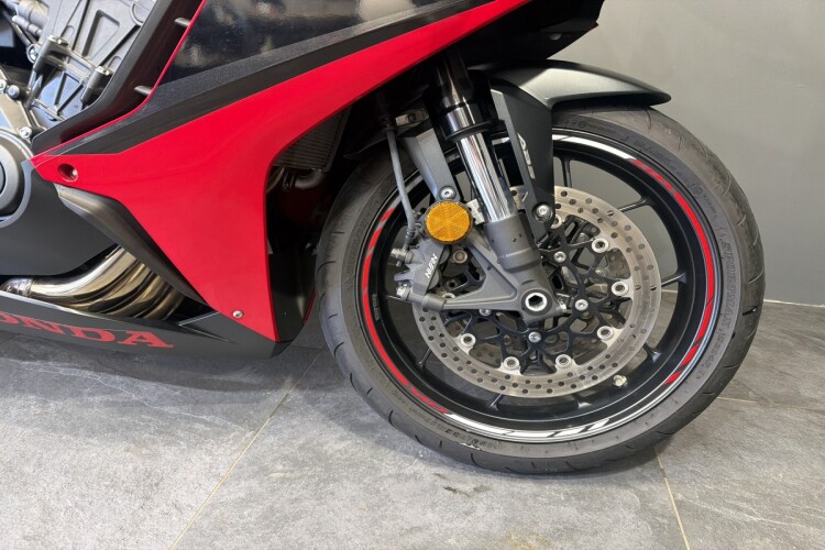 HONDA CBR650R