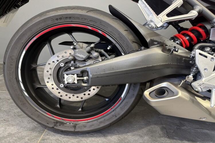HONDA CBR650R
