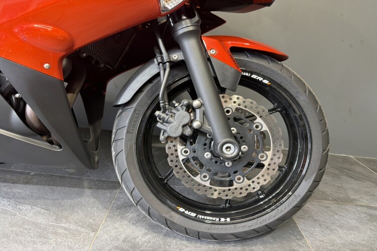 KAWASAKI ER-6F