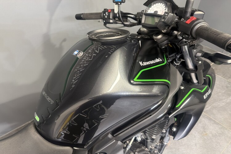 KAWASAKI ER-6N
