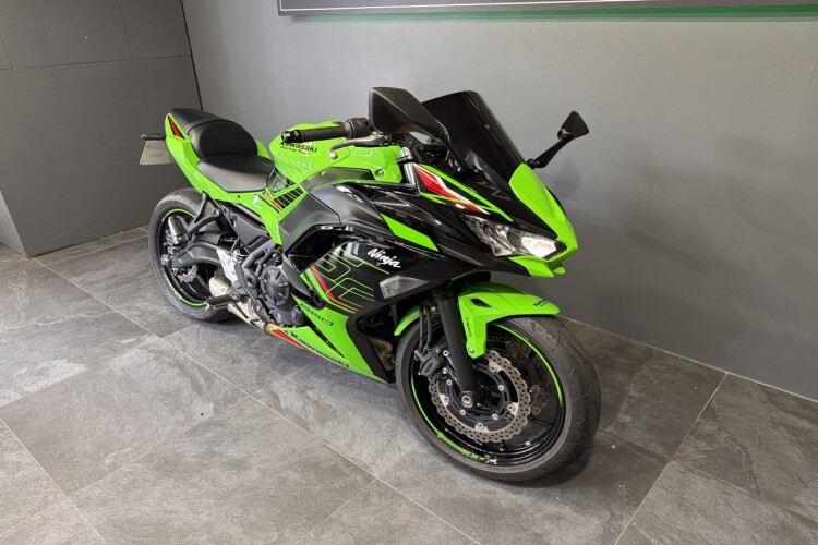 KAWASAKI NINJA 650