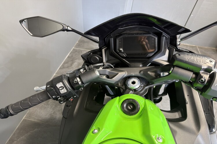 KAWASAKI NINJA 650
