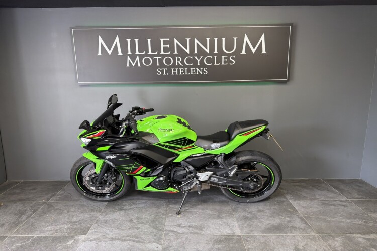 KAWASAKI NINJA 650