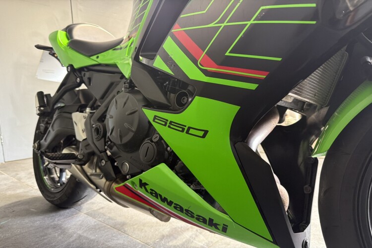 KAWASAKI NINJA 650