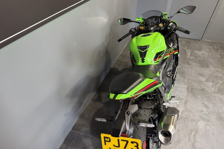 KAWASAKI NINJA ZX-4RR
