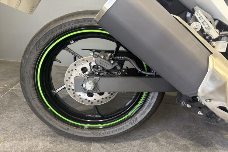 KAWASAKI Z 7 HYBRID