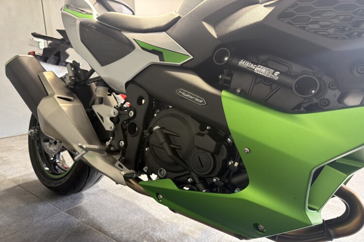 KAWASAKI Z 7 HYBRID