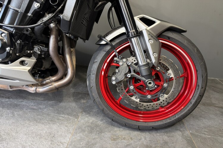 KAWASAKI Z900