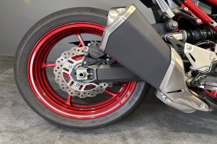 KAWASAKI Z900