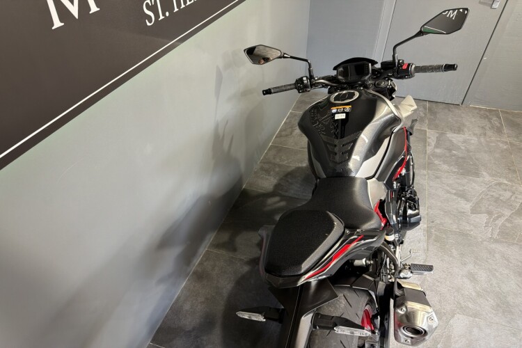 KAWASAKI Z900