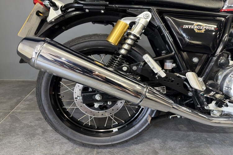 ROYAL ENFIELD INTERCEPTOR 650