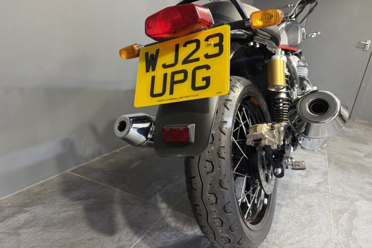 ROYAL ENFIELD INTERCEPTOR 650