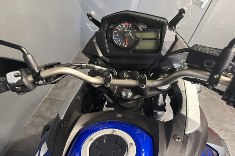 SUZUKI V-STROM 650