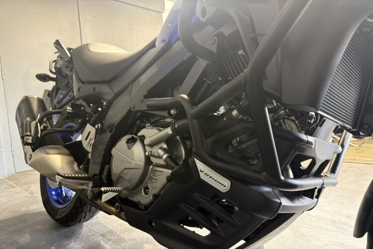 SUZUKI V-STROM 650