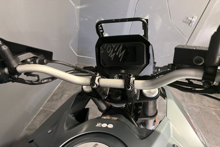 SUZUKI V-STROM 800