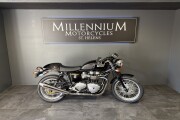 TRIUMPH THRUXTON 900