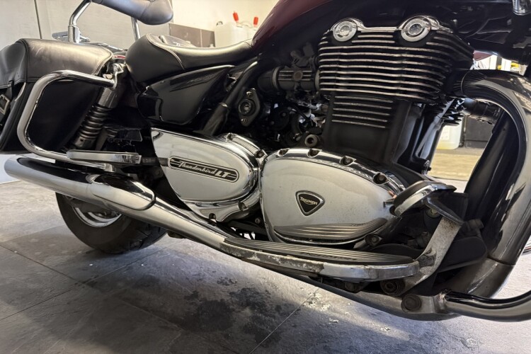 TRIUMPH THUNDERBIRD 1700