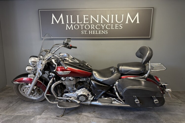 TRIUMPH THUNDERBIRD 1700