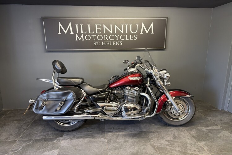 TRIUMPH THUNDERBIRD 1700