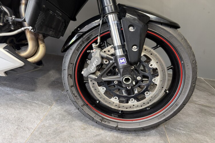 TRIUMPH TIGER 1050
