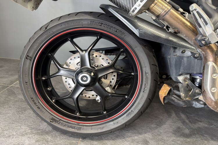 TRIUMPH TIGER 1050