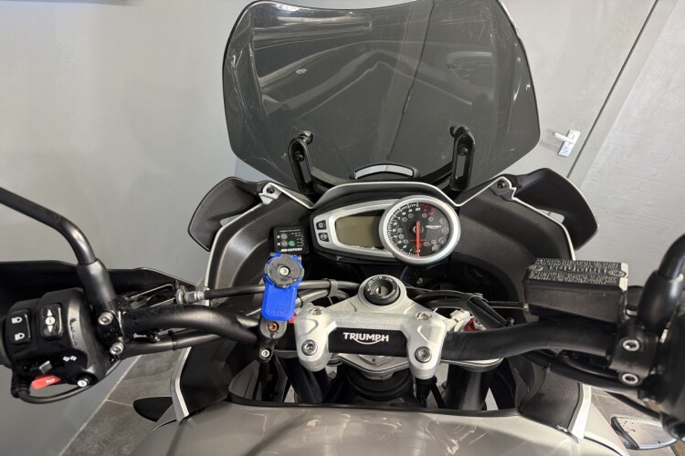 TRIUMPH TIGER 1050