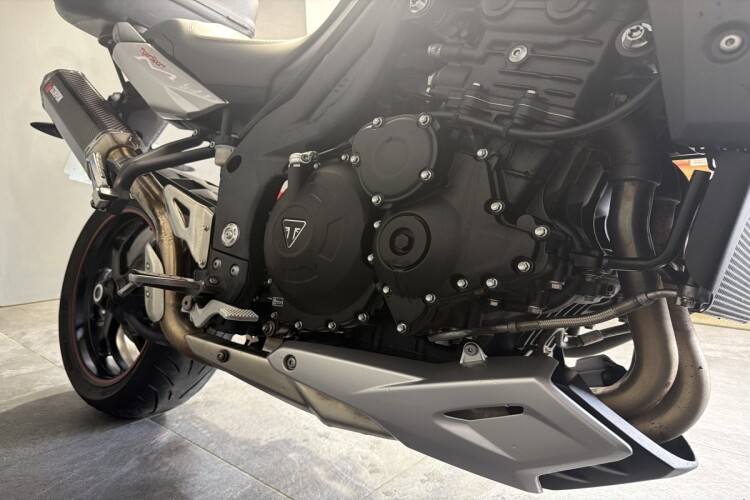 TRIUMPH TIGER 1050