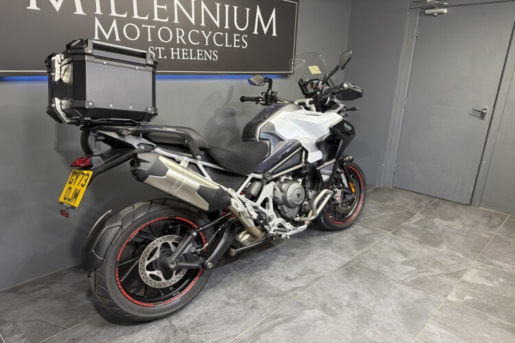 TRIUMPH TIGER 1200