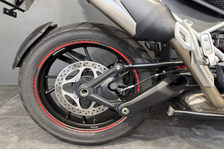 TRIUMPH TIGER 1200