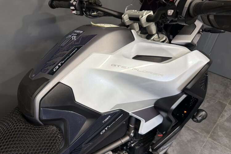 TRIUMPH TIGER 1200