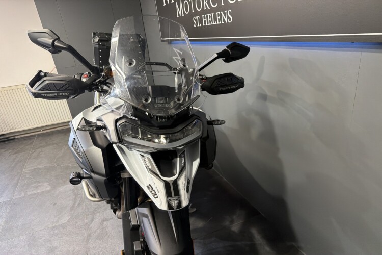 TRIUMPH TIGER 1200
