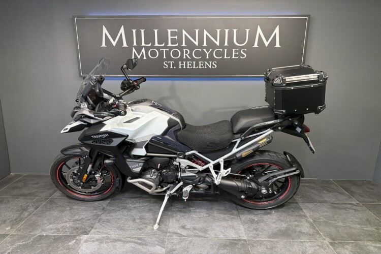 TRIUMPH TIGER 1200