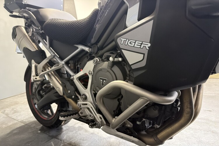 TRIUMPH TIGER 1200