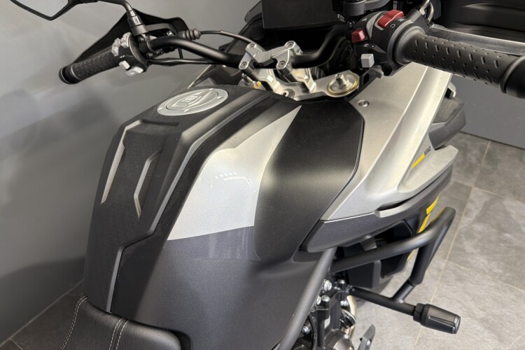 VOGE DS525X