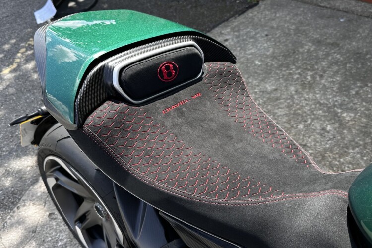 DUCATI DIAVEL V4