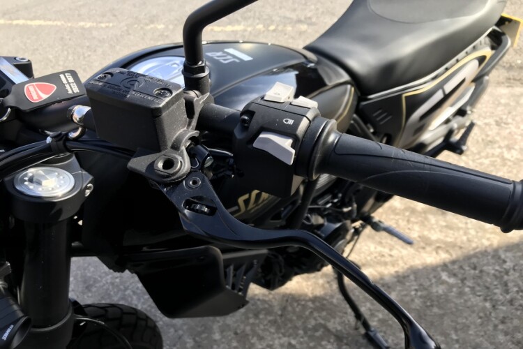 DUCATI SCRAMBLER 800