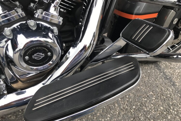 HARLEY-DAVIDSON TOURING