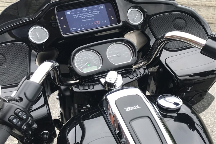 HARLEY-DAVIDSON TOURING