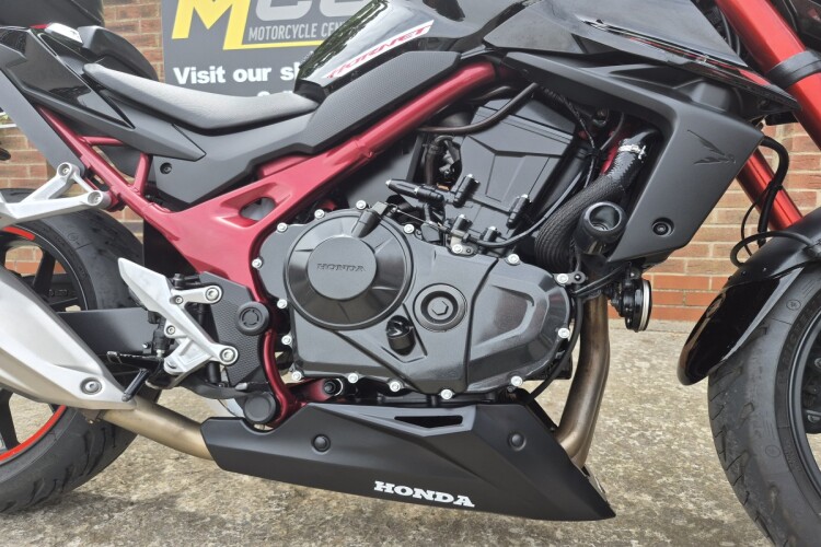 HONDA CB750 HORNET