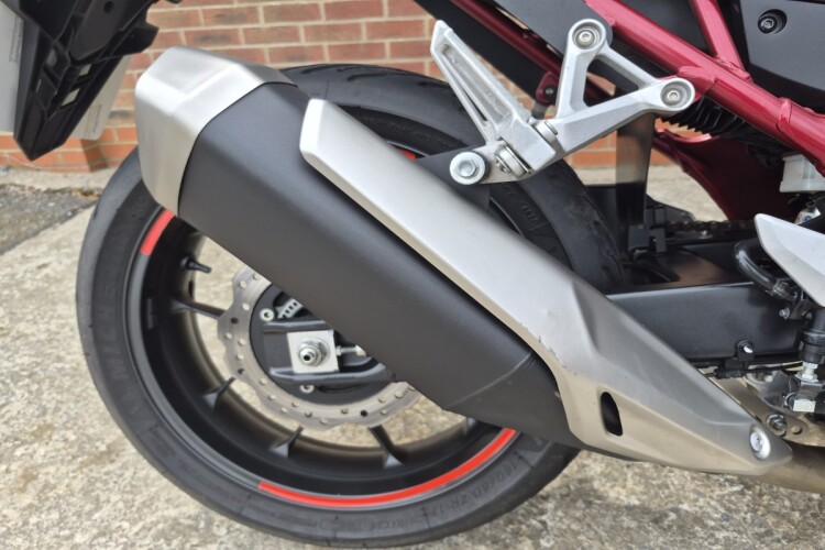 HONDA CB750 HORNET
