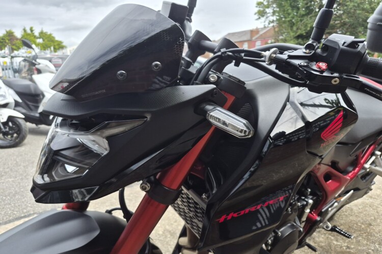 HONDA CB750 HORNET