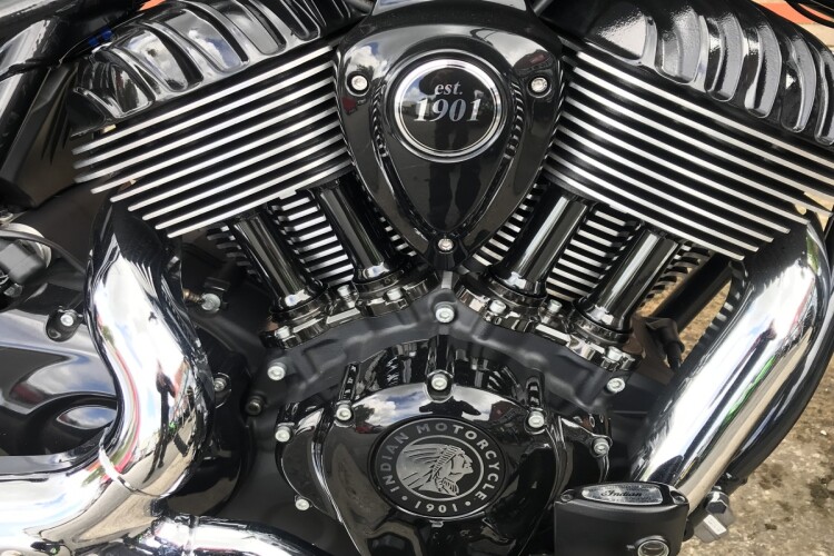 INDIAN CHIEF DARK HORSE