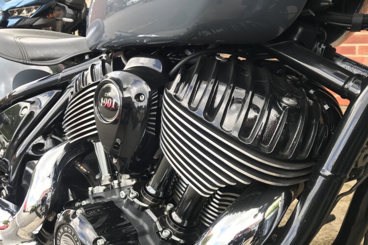 INDIAN CHIEF DARK HORSE