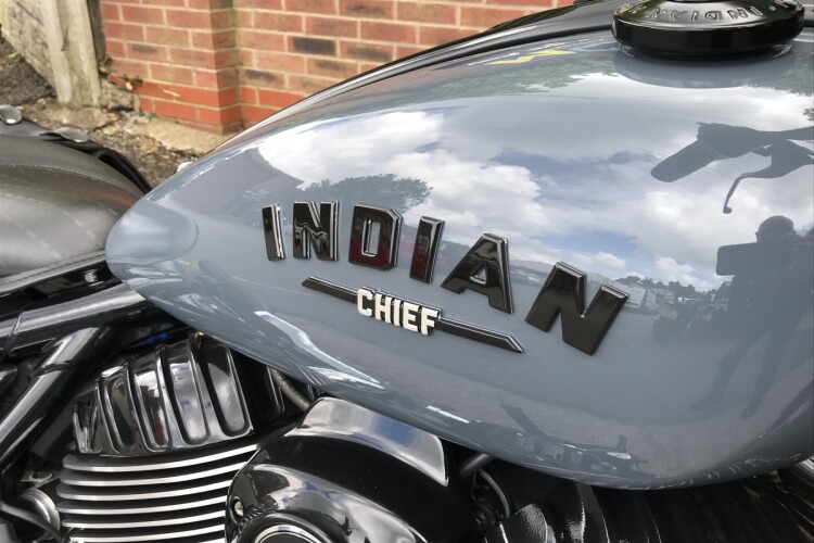 INDIAN CHIEF DARK HORSE