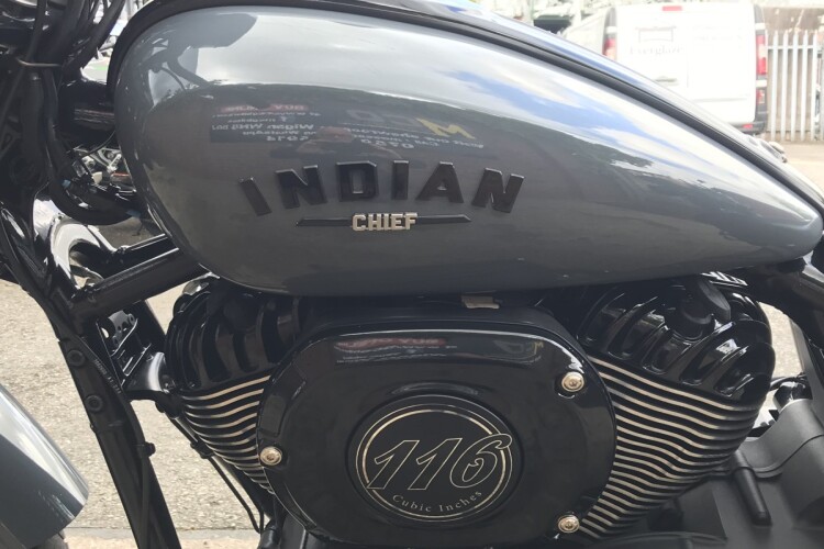 INDIAN CHIEF DARK HORSE