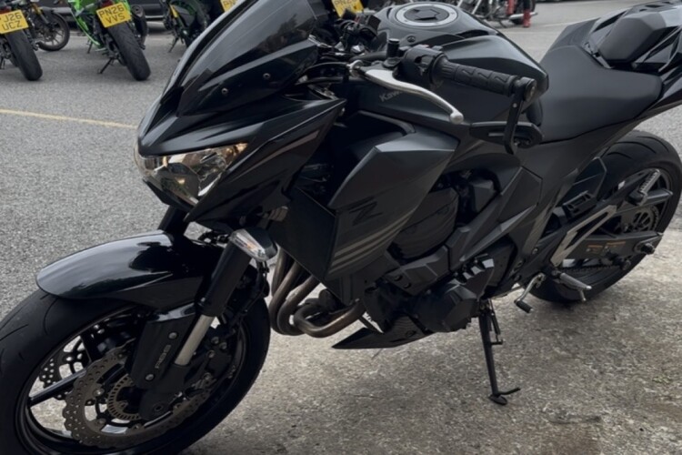 KAWASAKI Z800