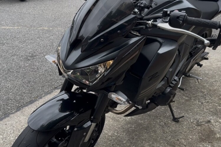 KAWASAKI Z800