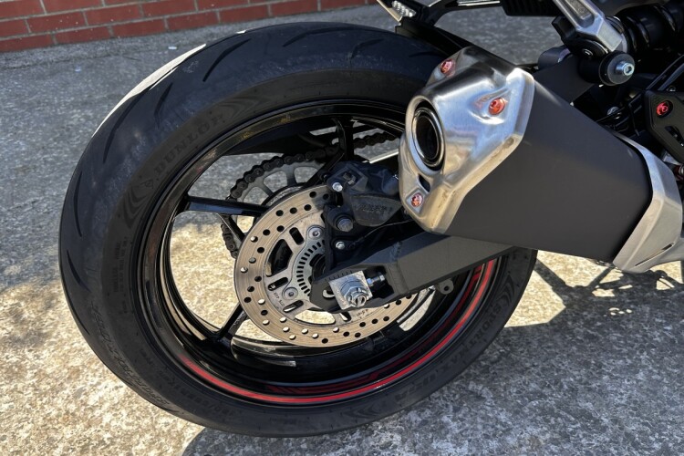 KAWASAKI Z900